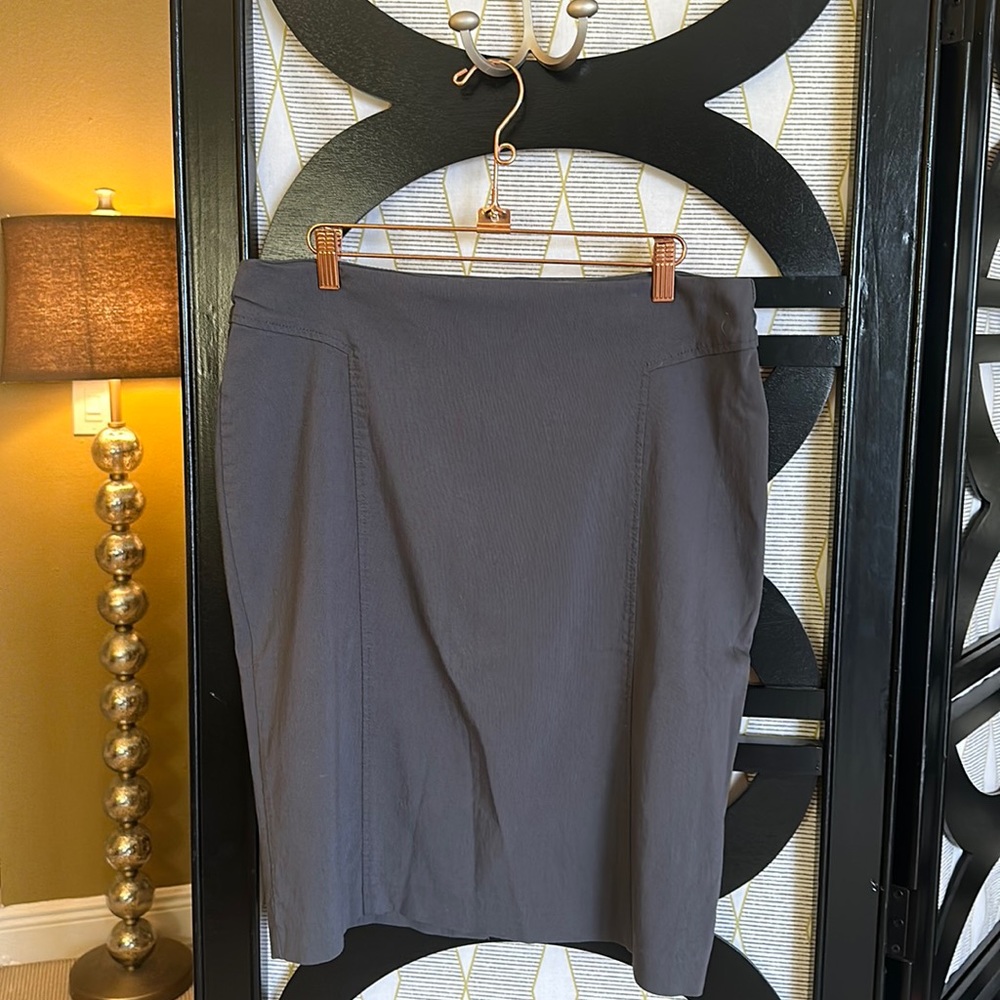 Euro Div 3 Gray Stretch Pull On Pencil Skirt.